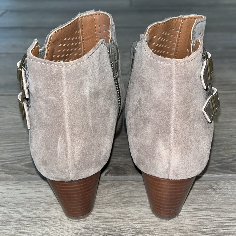 Vionic Women’s Gray Perforated Open Toe Ankle Boo… - image 3